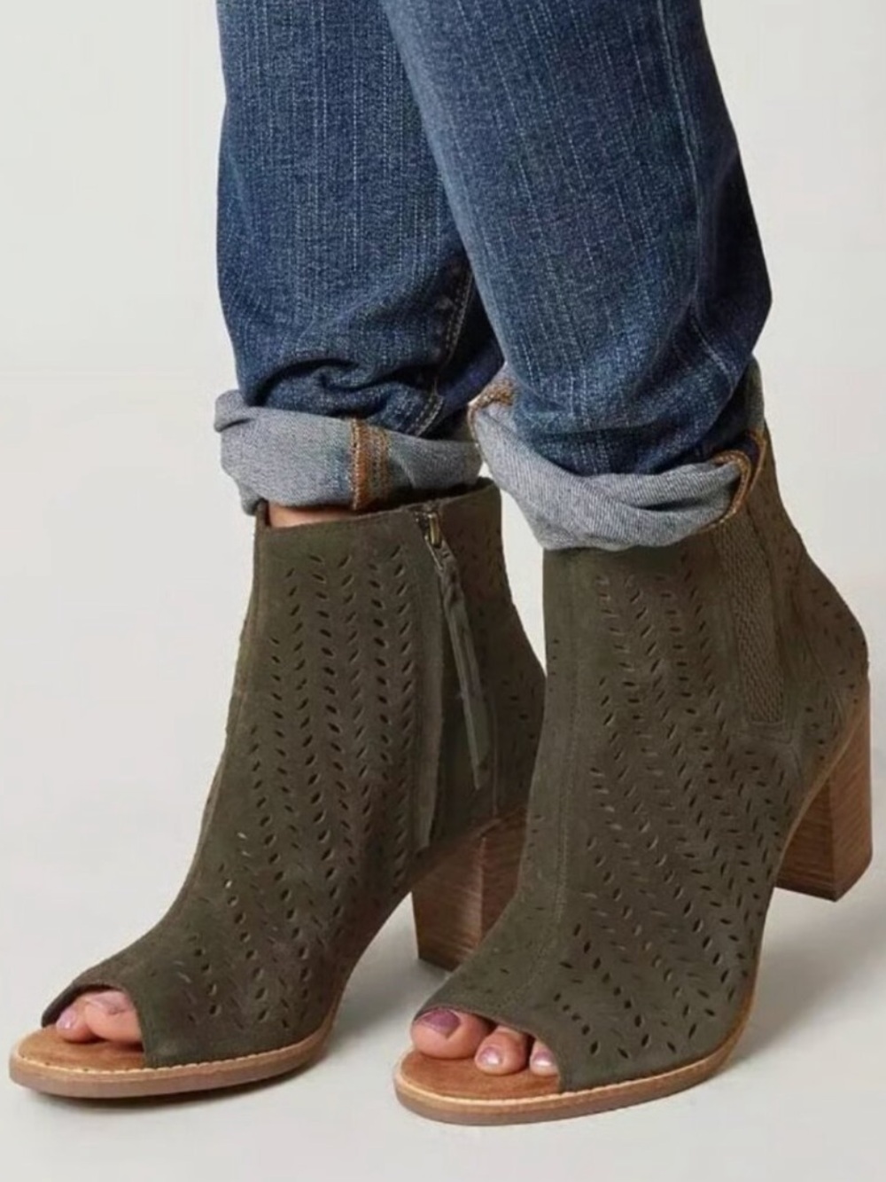 TOMS Olive Majorca Suede Open-Toe Booties 💜
